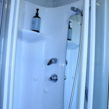 Stylish Apt Three Mins From Poetto Hotel *